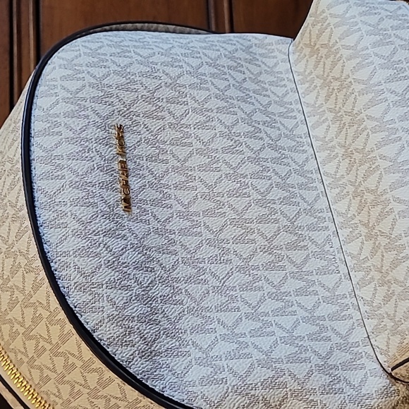 Michael Kors Logo Backpack - Picture 3 of 16